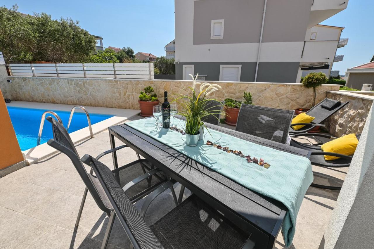 Apartment Funtastic With Private Pool Novalja Luaran gambar