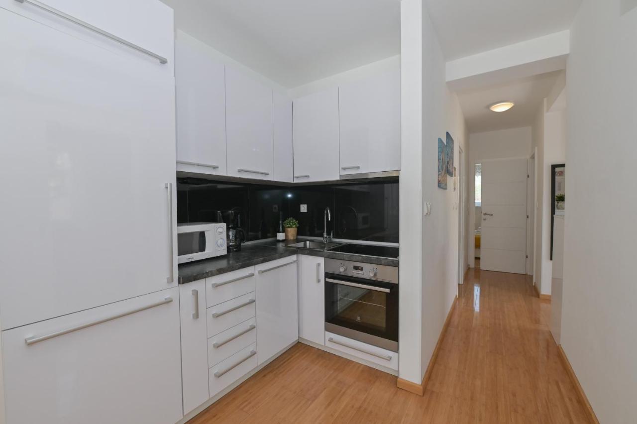 Apartment Funtastic With Private Pool Novalja Luaran gambar