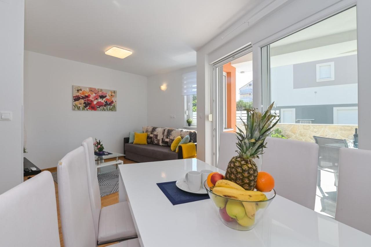 Apartment Funtastic With Private Pool Novalja Luaran gambar