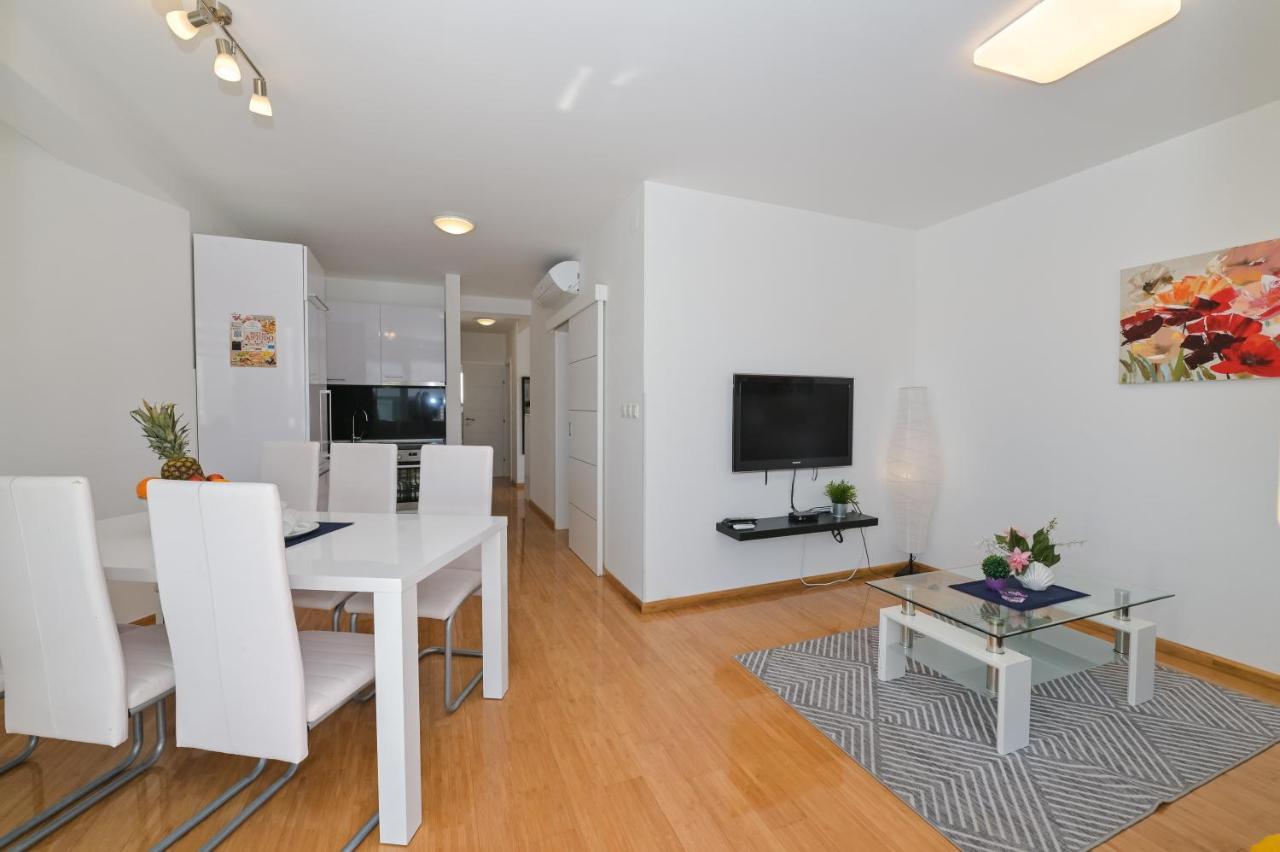 Apartment Funtastic With Private Pool Novalja Luaran gambar