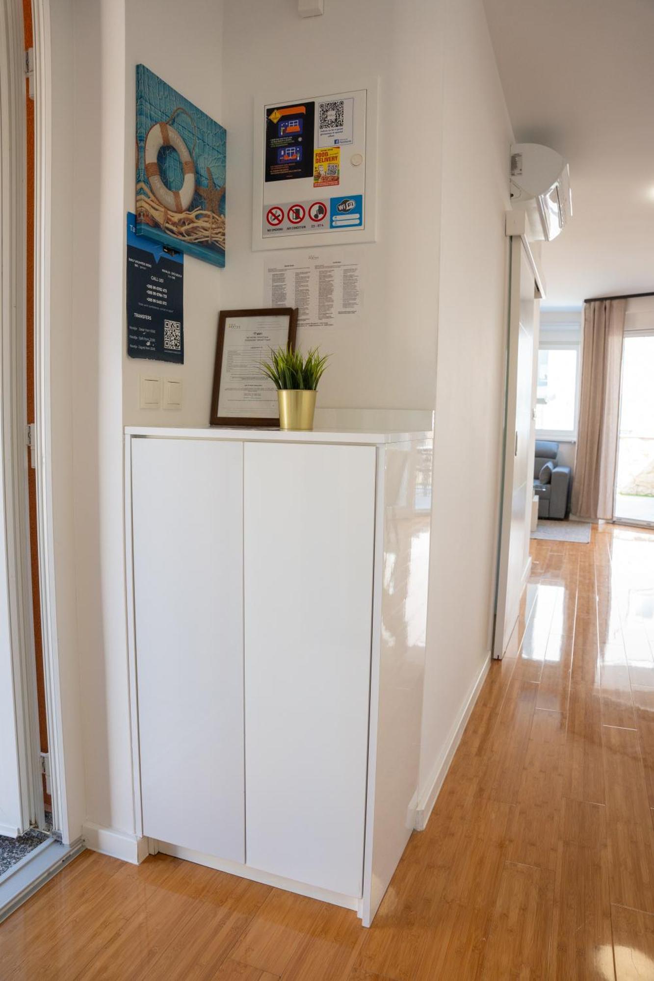 Apartment Funtastic With Private Pool Novalja Luaran gambar
