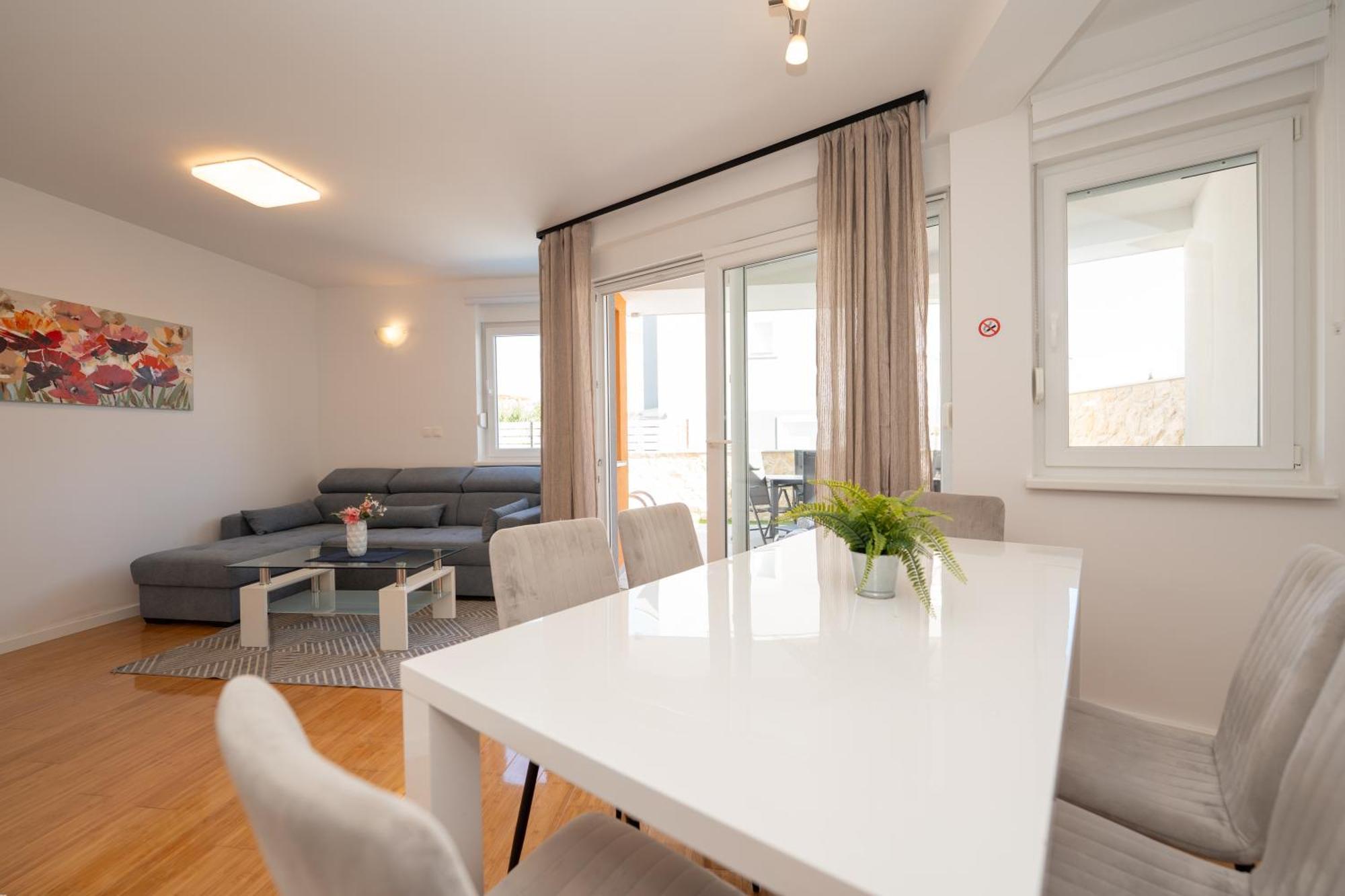Apartment Funtastic With Private Pool Novalja Luaran gambar