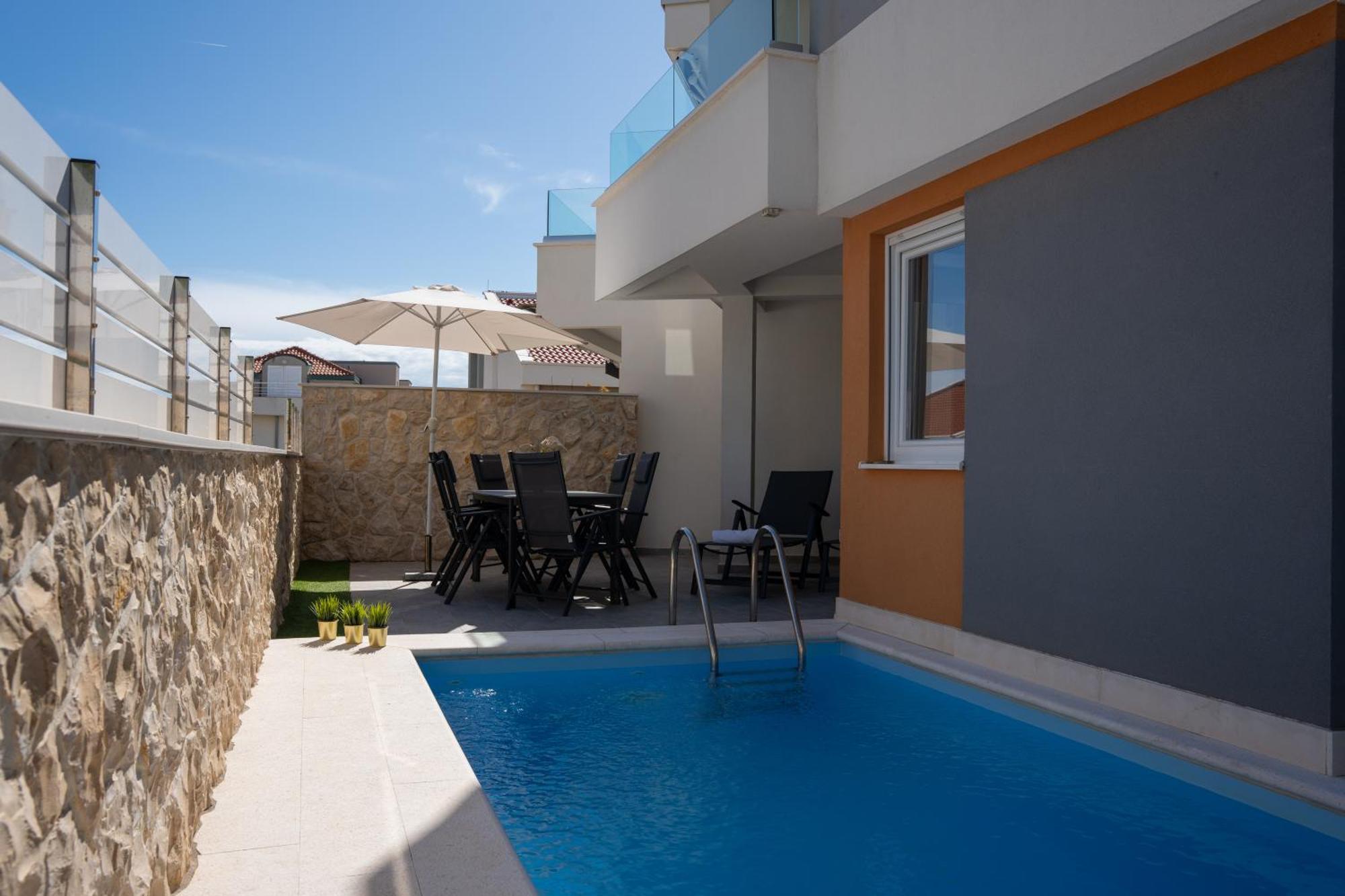 Apartment Funtastic With Private Pool Novalja Luaran gambar