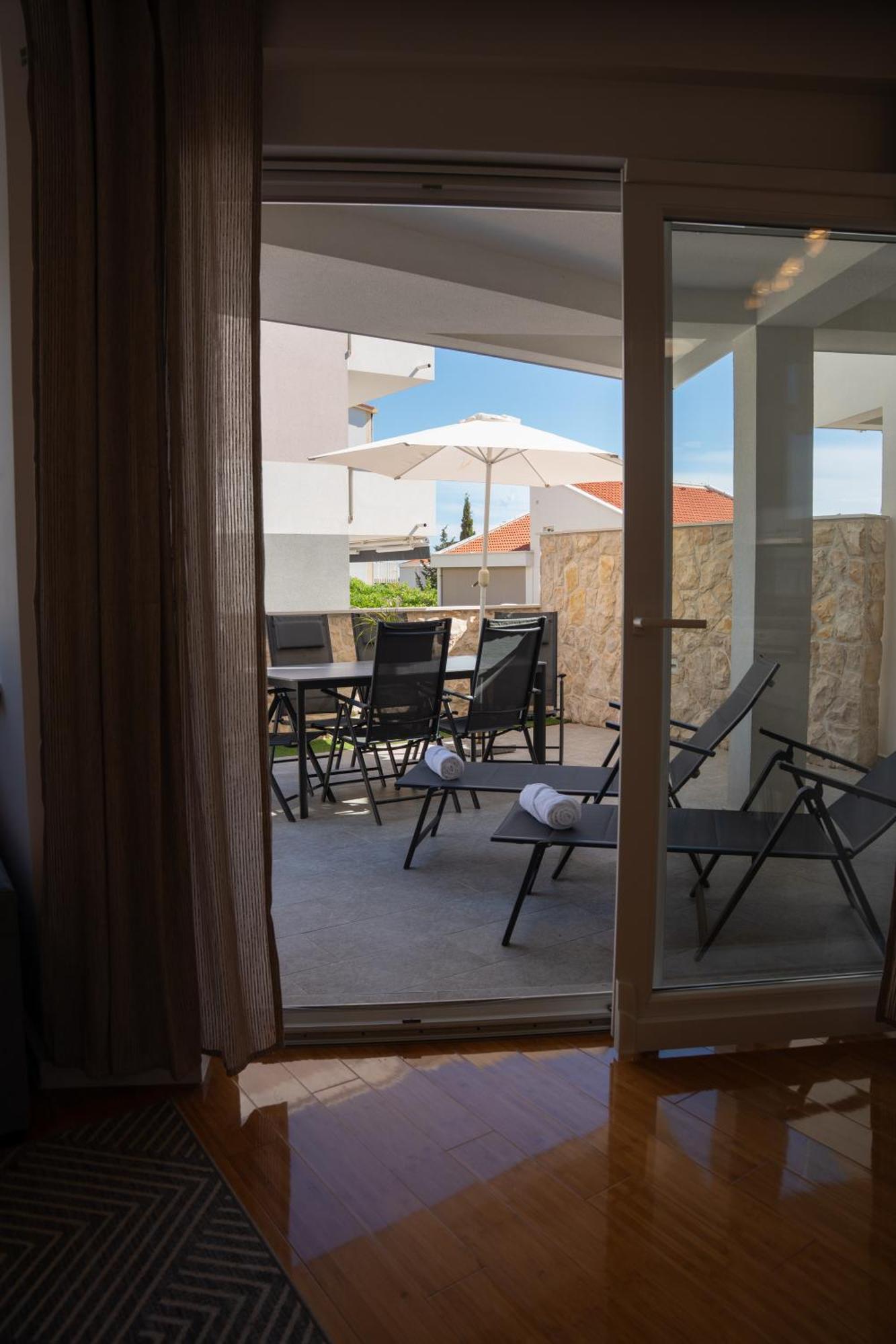 Apartment Funtastic With Private Pool Novalja Luaran gambar